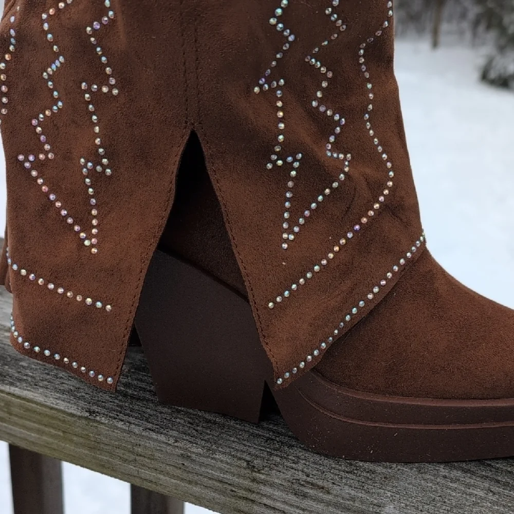 Cape Robbin Brown Heeled Boots with Heart and Zigzag Studs - Picture 7 of 11